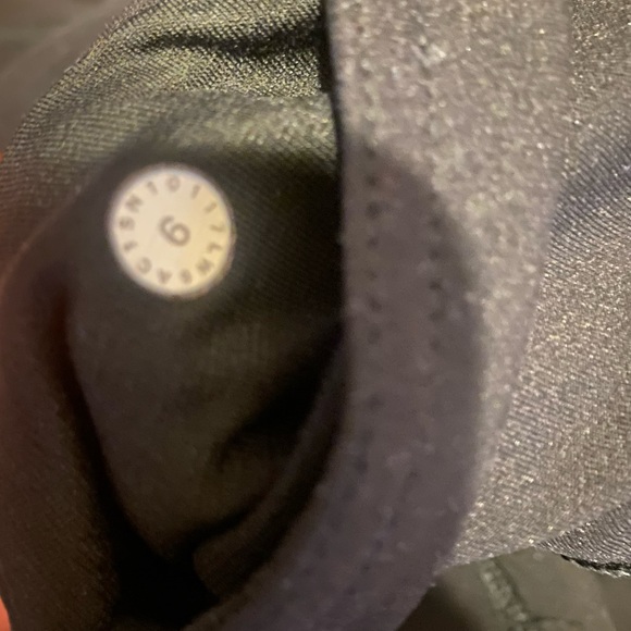 Lululemon Wunder under crop black leggings size 6 - Picture 4 of 4